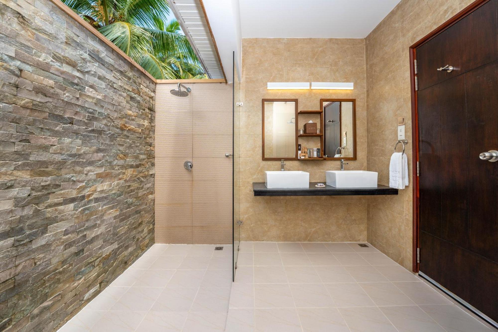 Pearl Sands Of Maldives 4*