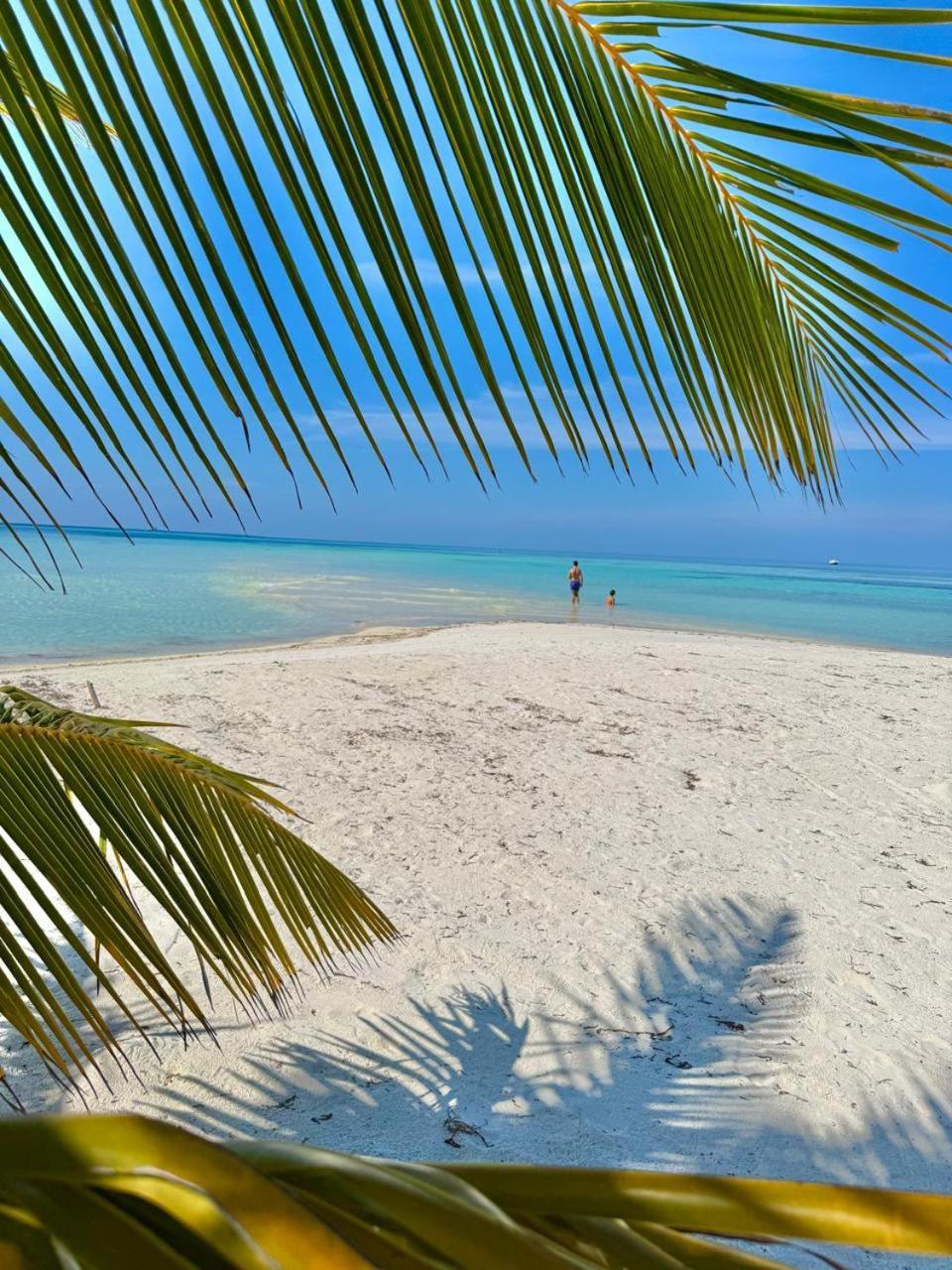 Pearl Sands Of Maldives Гураа
